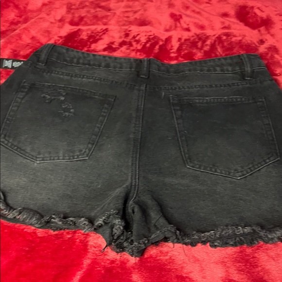 BBJ Los Angeles Charcoal Frayed Jean Shorts - Picture 10 of 11